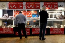 Australia Retail Sales Beat Estimates